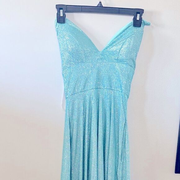 B DARLIN Juniors' High-Slit Glitter Long Gown Seafoam Silver NWD 1/2 - Picture 4 of 10